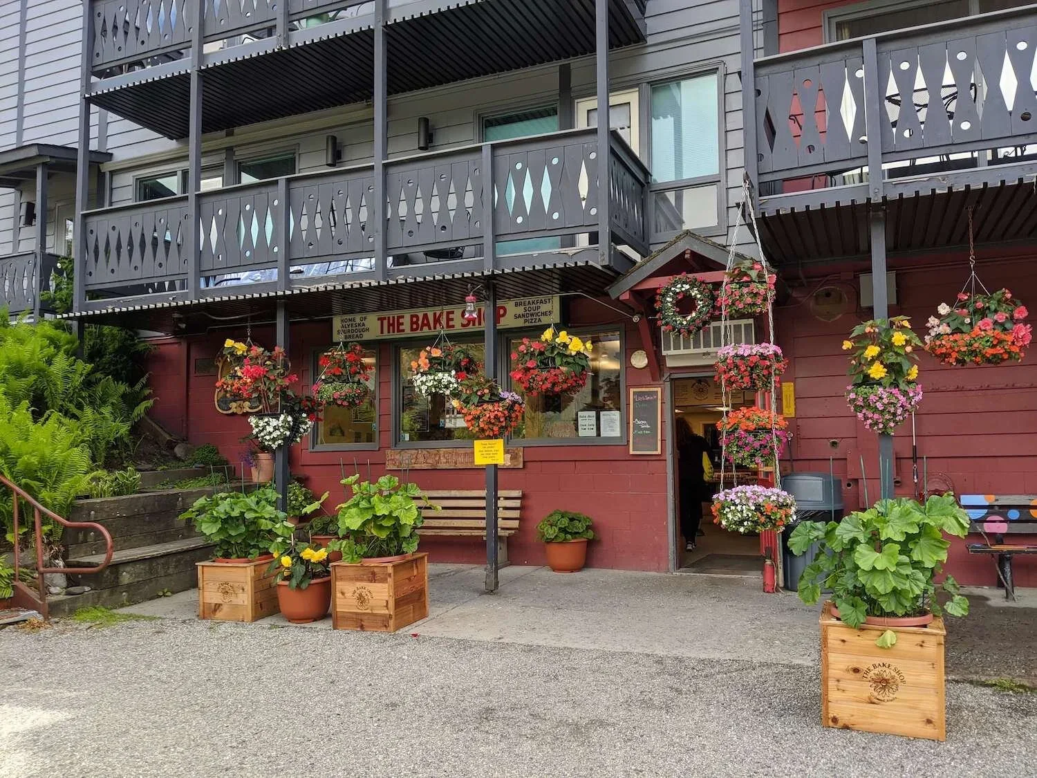 Girdwood Bake Shop Gallery Photo 3